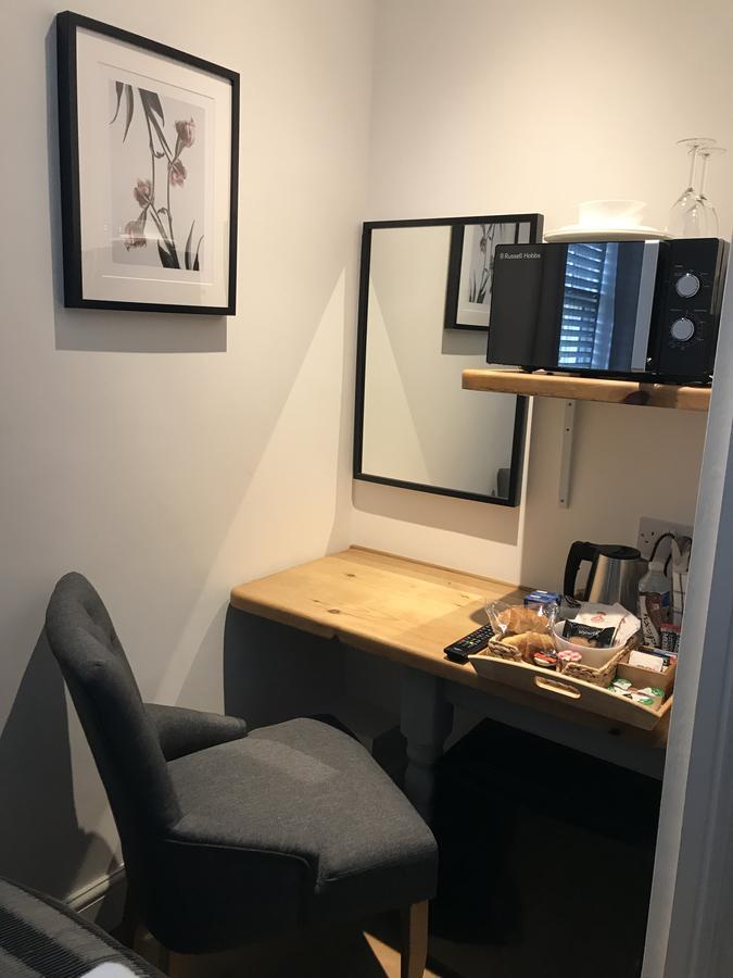 The Larches Hotel Wolverhampton Buitenkant foto A dressing room at the National Theatre, London